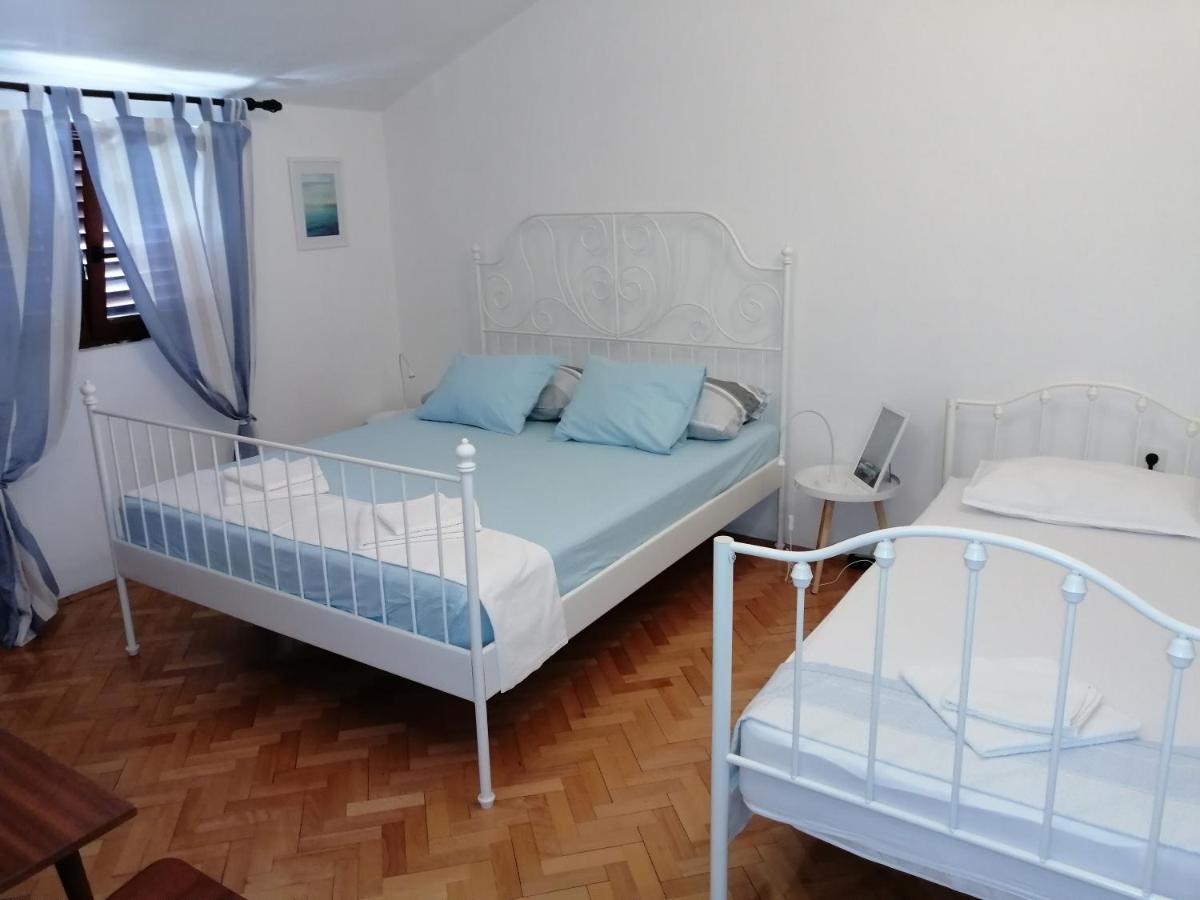 Apartments Stjepic Sukošan Extérieur photo