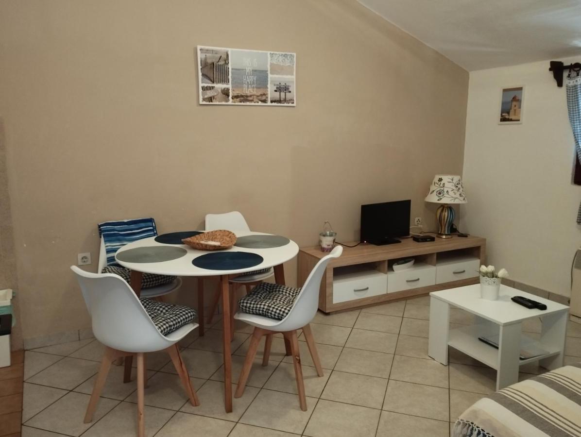 Apartments Stjepic Sukošan Extérieur photo