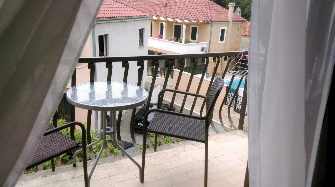 Apartments Stjepic Sukošan Extérieur photo